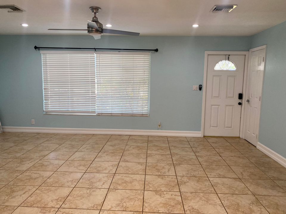 В аренду: $3,400 (3 спален, 2 ванн, 1144 Квадратных фут)