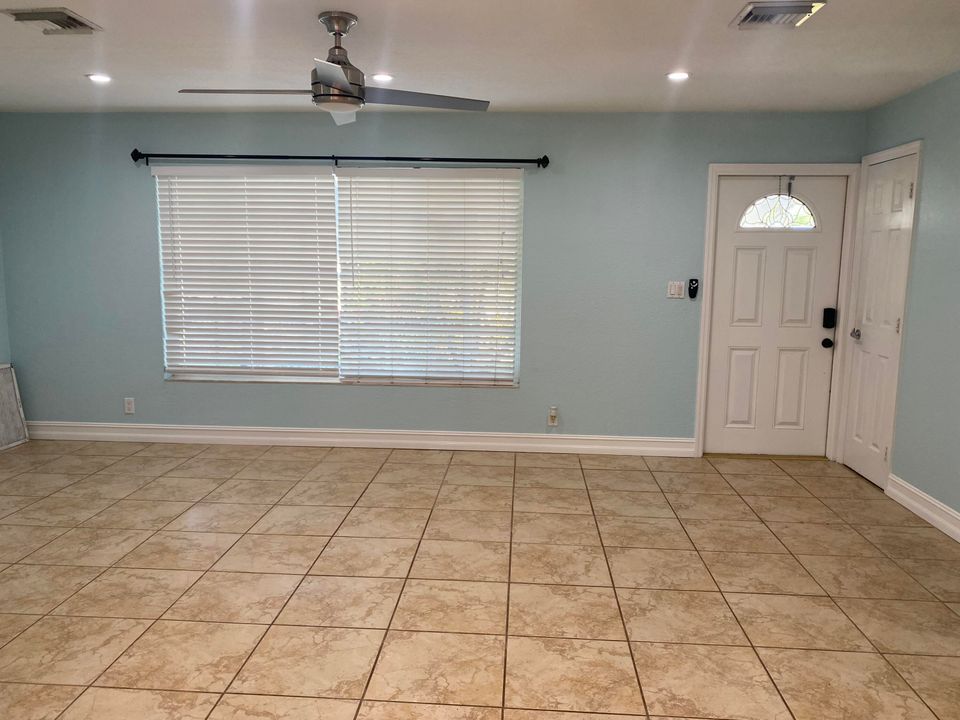 В аренду: $3,400 (3 спален, 2 ванн, 1144 Квадратных фут)