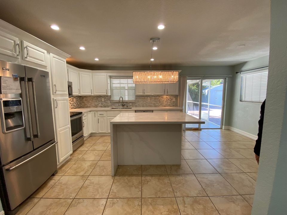 В аренду: $3,400 (3 спален, 2 ванн, 1144 Квадратных фут)