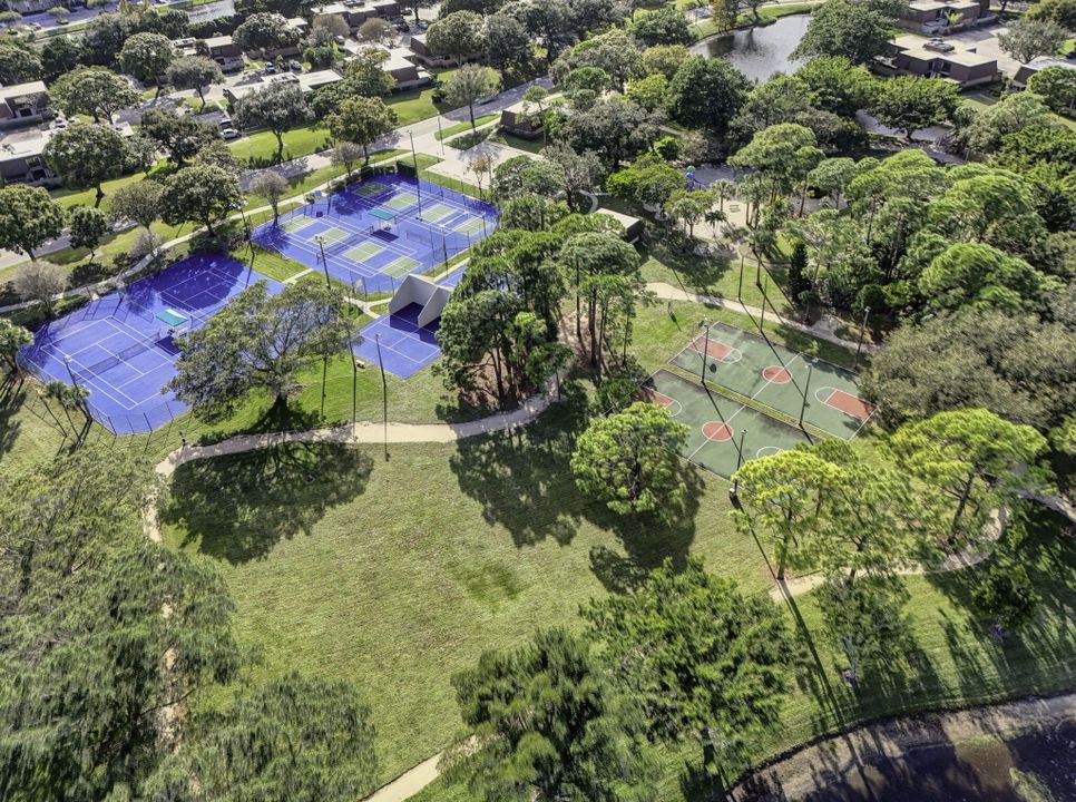 待售: $390,000 (3 贝兹, 2 浴室, 1596 平方英尺)