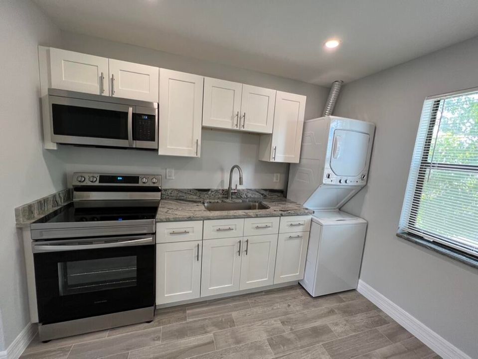 For Rent: $1,795 (2 beds, 1 baths, 702 Square Feet)