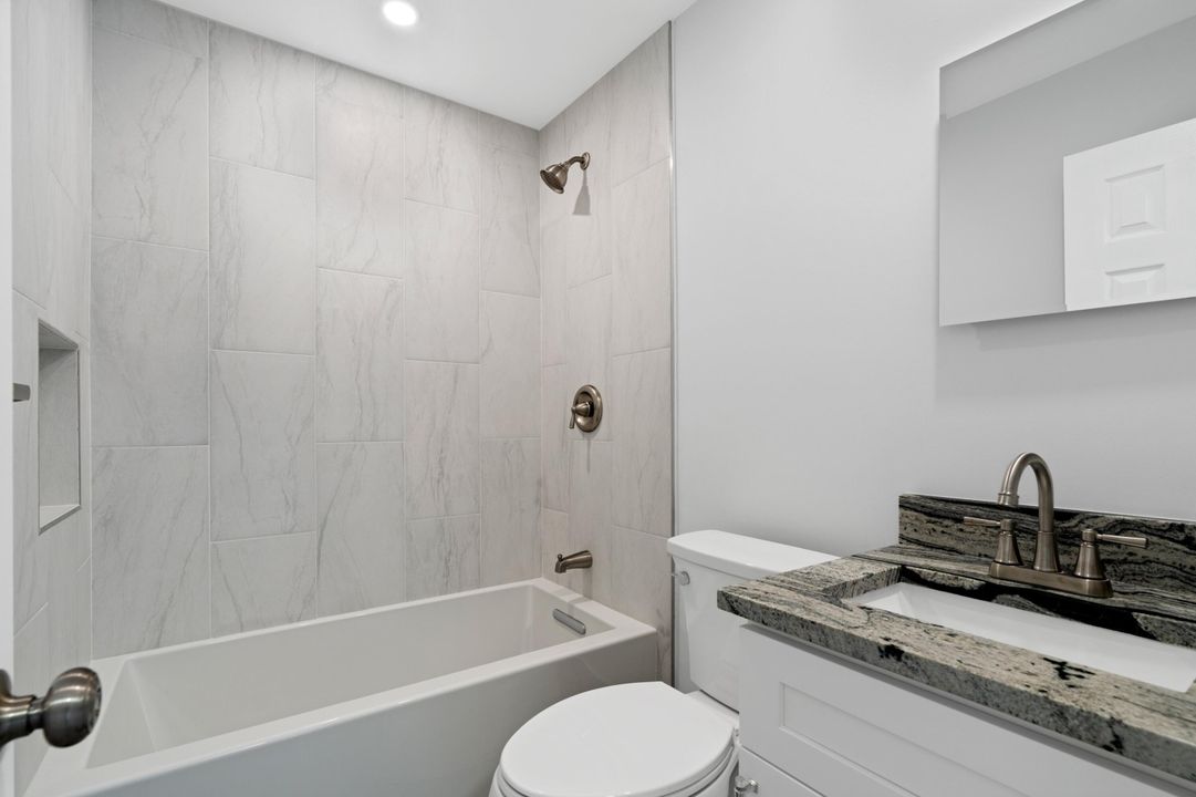 For Rent: $1,795 (2 beds, 1 baths, 702 Square Feet)