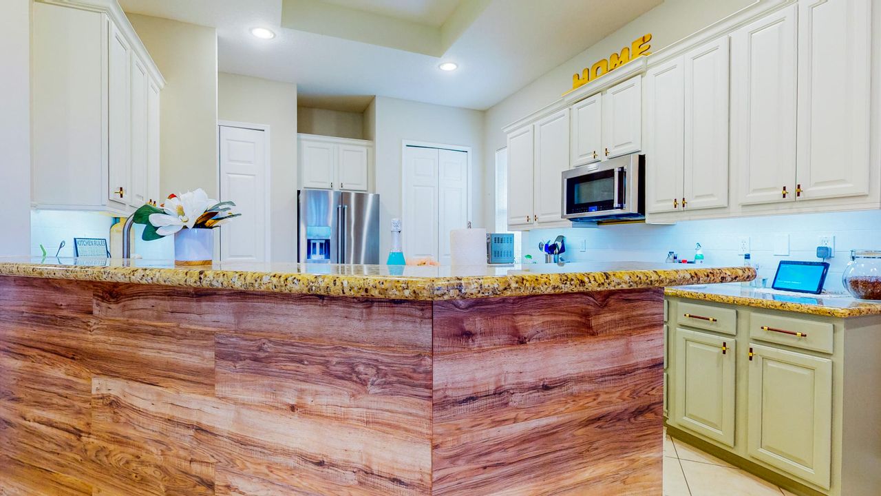 На продажу: $459,900 (3 спален, 2 ванн, 2155 Квадратных фут)