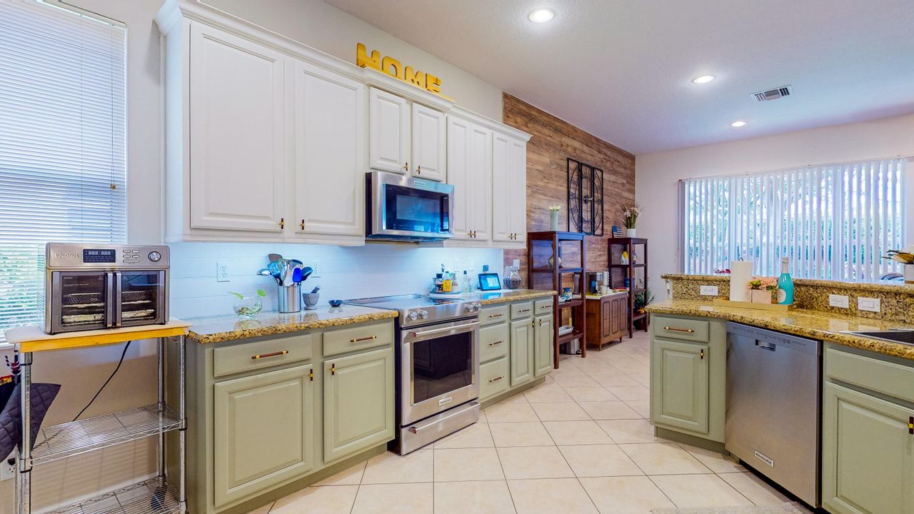 На продажу: $459,900 (3 спален, 2 ванн, 2155 Квадратных фут)