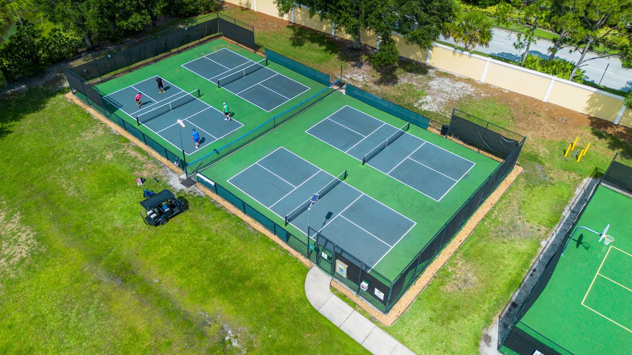 На продажу: $459,900 (3 спален, 2 ванн, 2155 Квадратных фут)