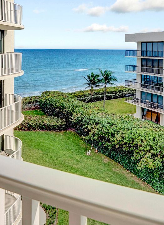 For Sale: $1,995,000 (2 beds, 2 baths, 1740 Square Feet)