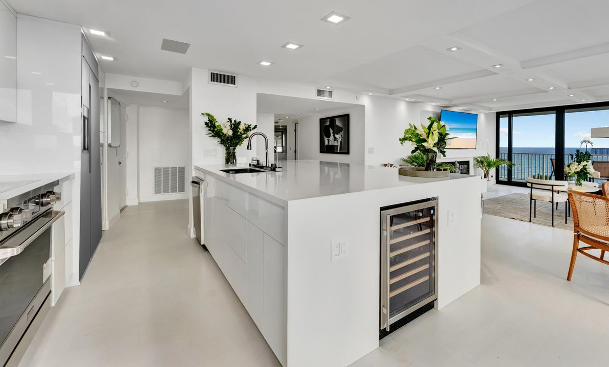 For Sale: $1,995,000 (2 beds, 2 baths, 1740 Square Feet)