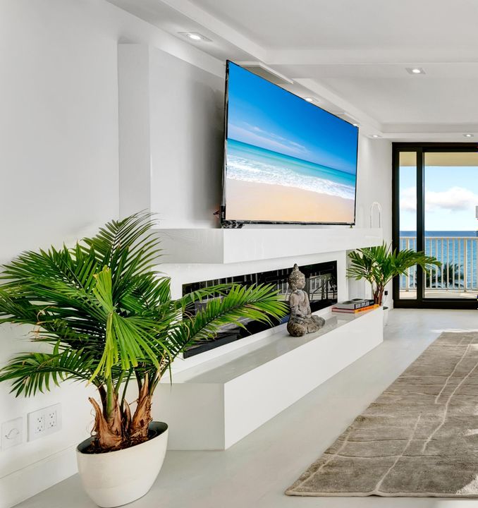 For Sale: $1,995,000 (2 beds, 2 baths, 1740 Square Feet)