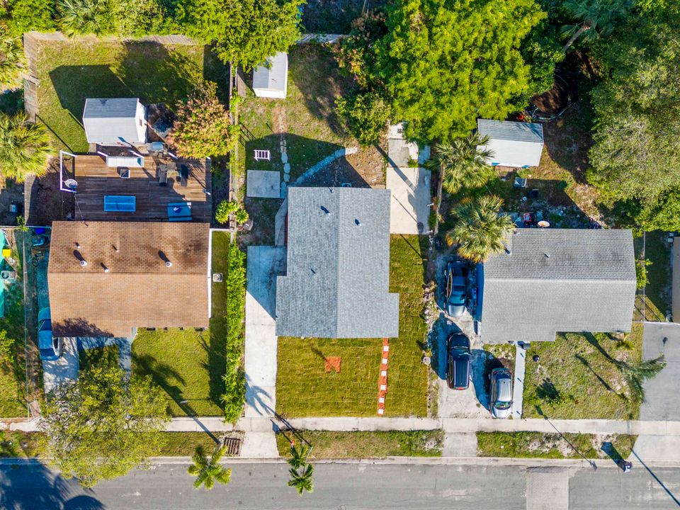 На продажу: $369,000 (3 спален, 1 ванн, 920 Квадратных фут)