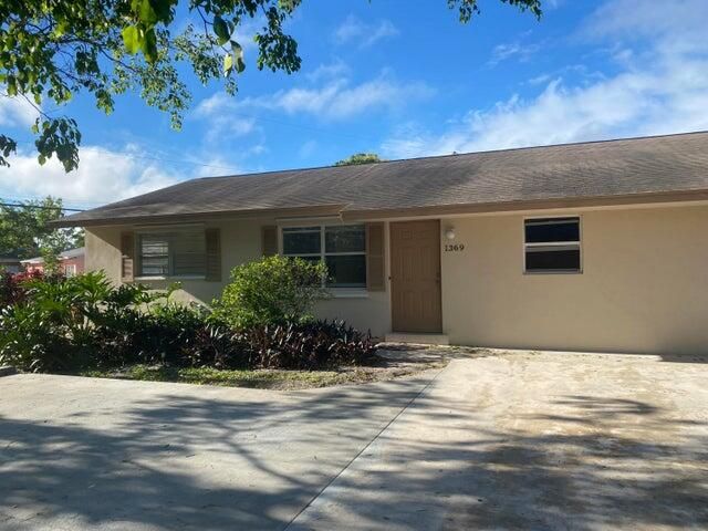 For Rent: $2,700 (3 beds, 2 baths, 1682 Square Feet)