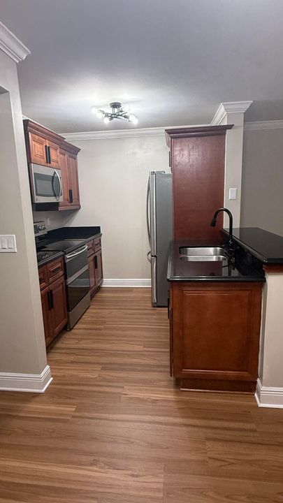 На продажу: $160,000 (1 спален, 1 ванн, 705 Квадратных фут)