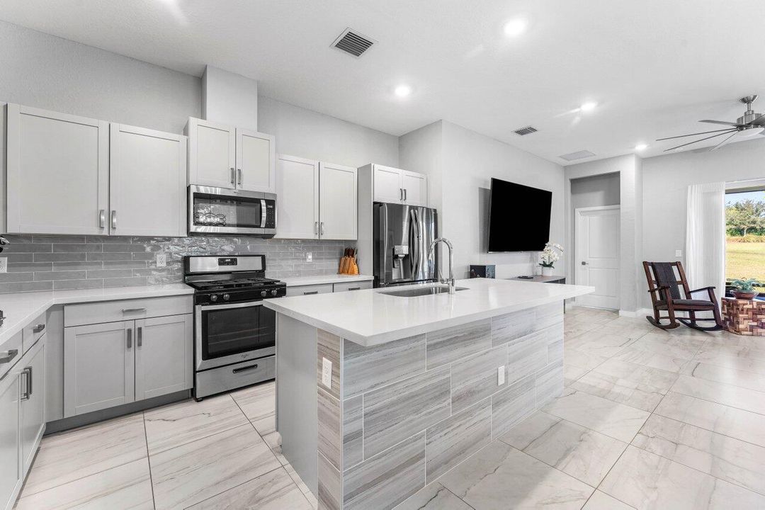 待售: $512,000 (3 贝兹, 2 浴室, 1925 平方英尺)