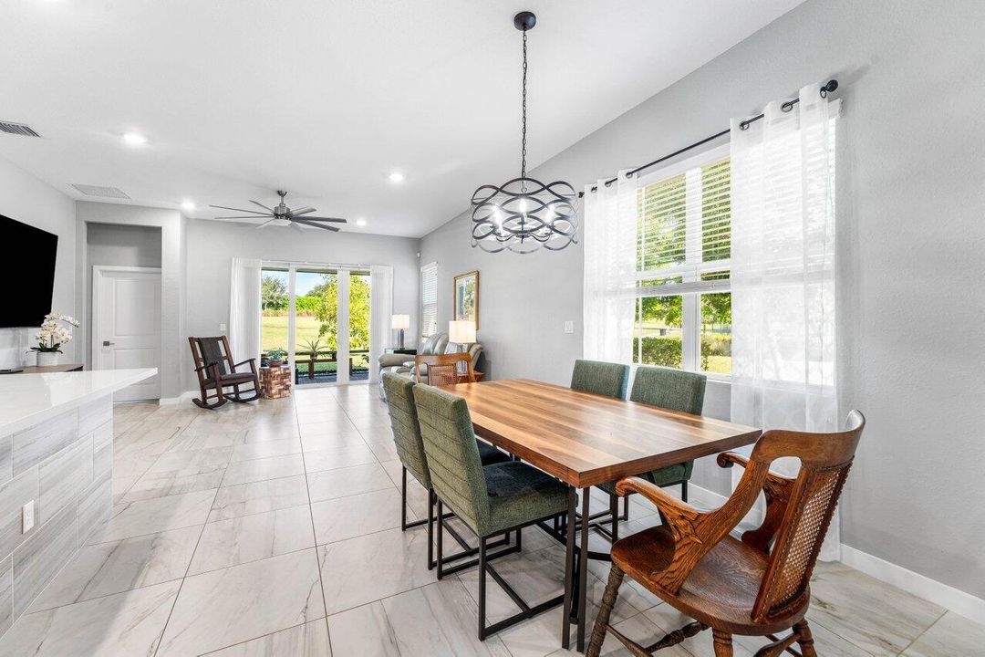 待售: $512,000 (3 贝兹, 2 浴室, 1925 平方英尺)