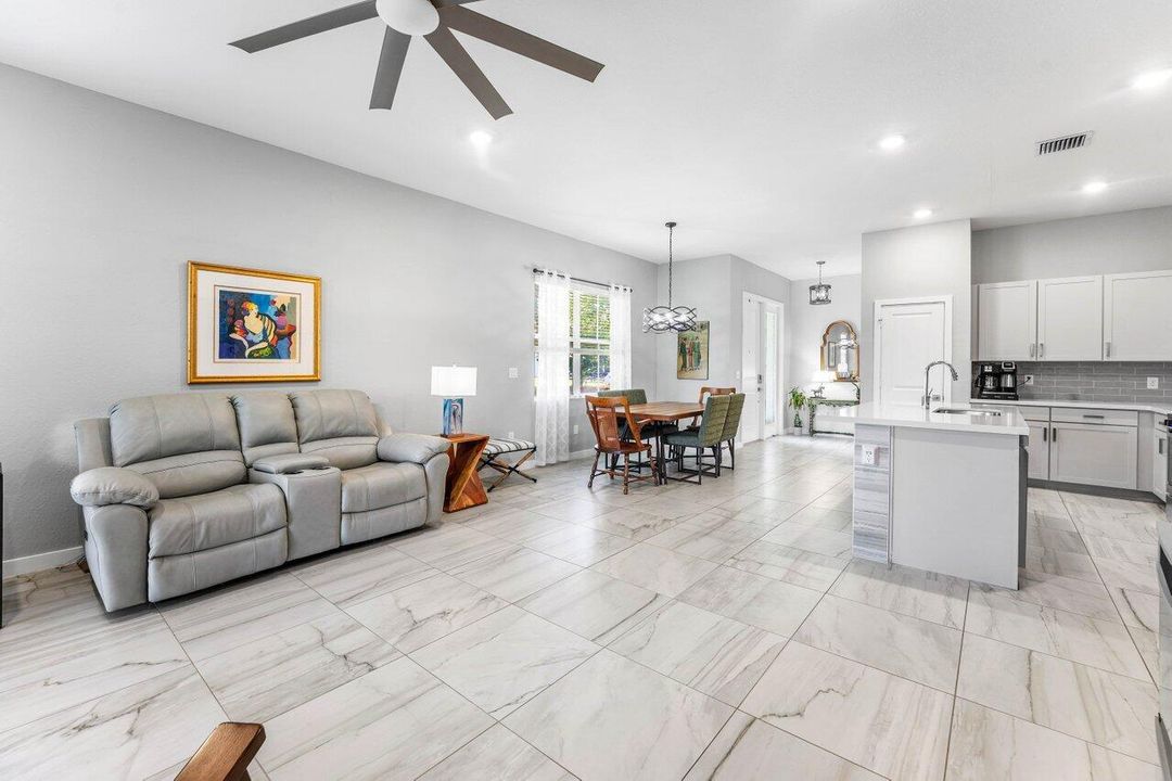 待售: $512,000 (3 贝兹, 2 浴室, 1925 平方英尺)