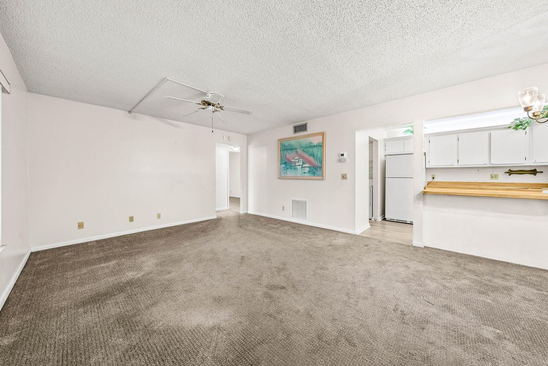 For Sale: $114,900 (2 beds, 1 baths, 818 Square Feet)