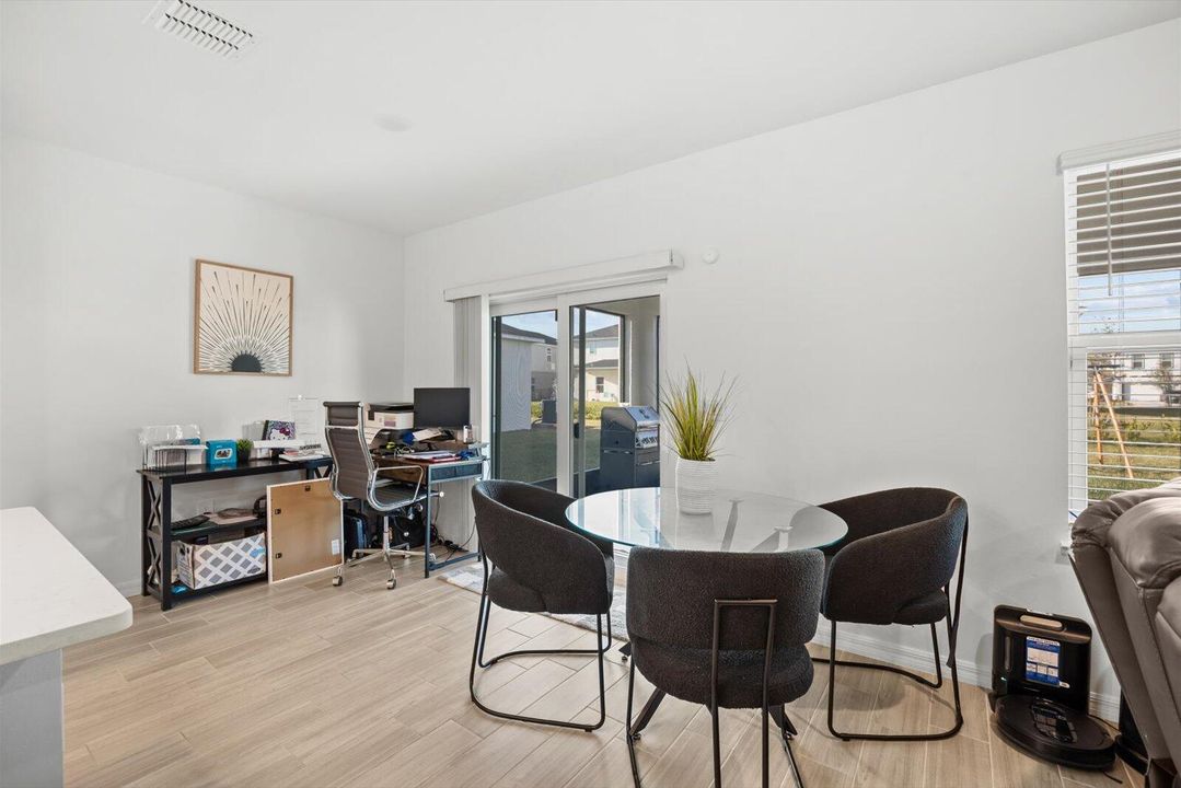 На продажу: $450,000 (4 спален, 2 ванн, 1909 Квадратных фут)