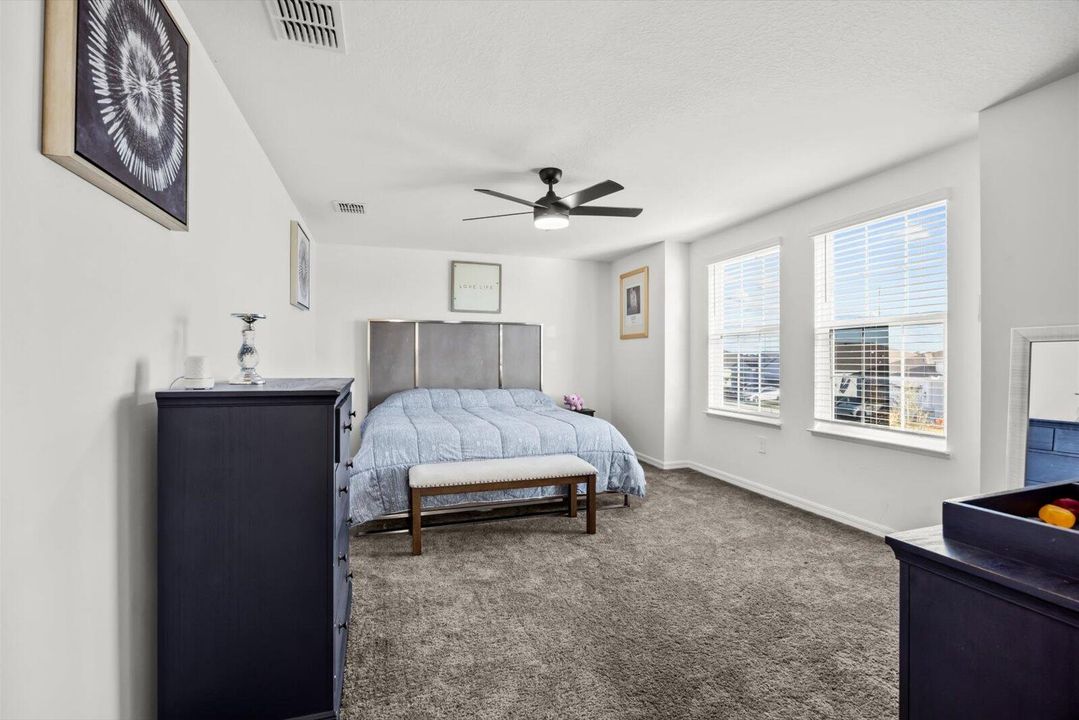 На продажу: $450,000 (4 спален, 2 ванн, 1909 Квадратных фут)