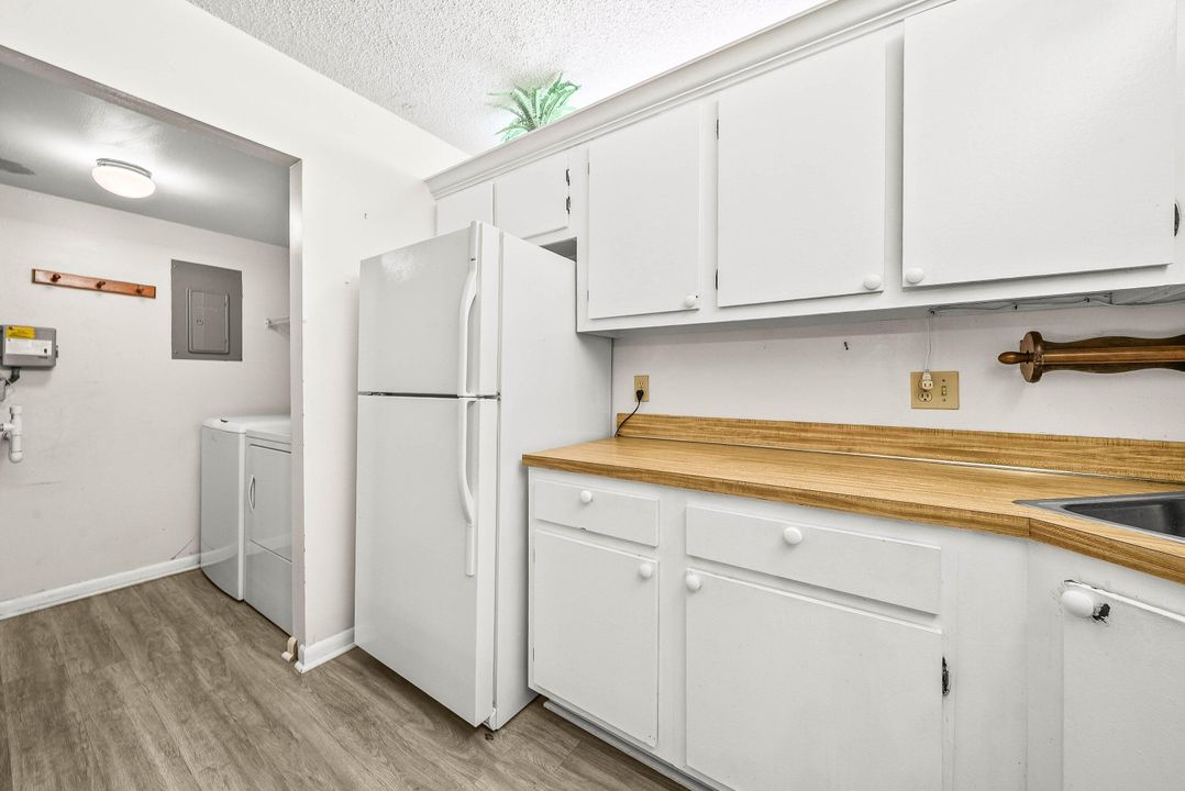 For Sale: $114,900 (2 beds, 1 baths, 818 Square Feet)