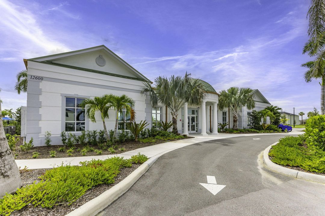 На продажу: $450,000 (4 спален, 2 ванн, 1909 Квадратных фут)