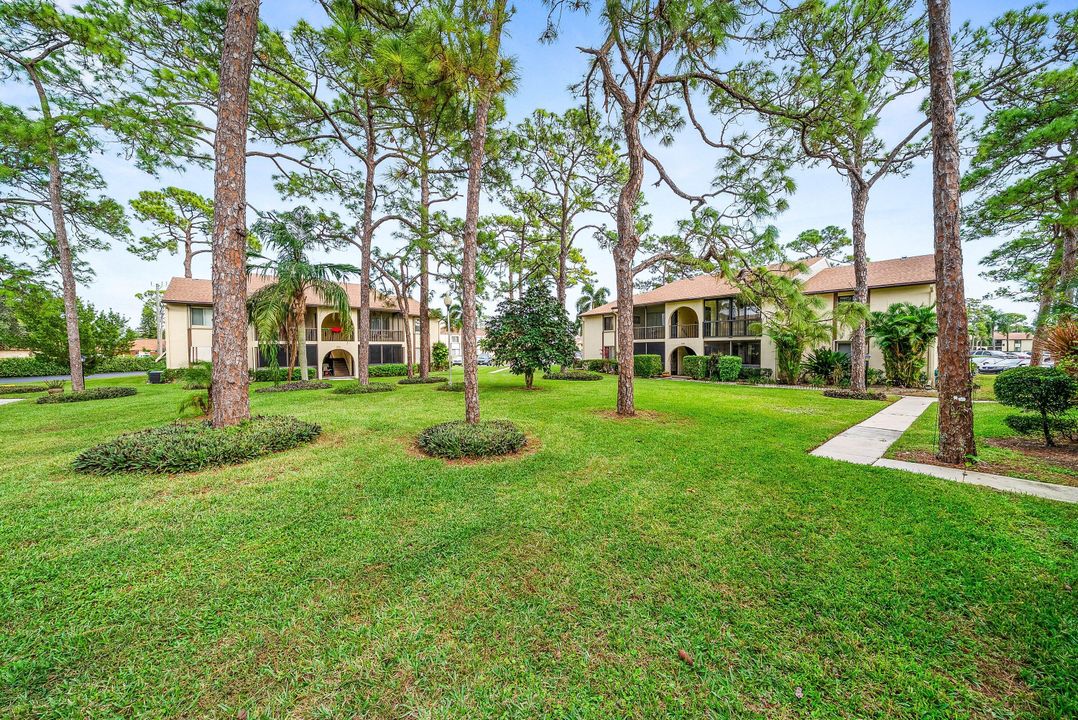 For Sale: $114,900 (2 beds, 1 baths, 818 Square Feet)