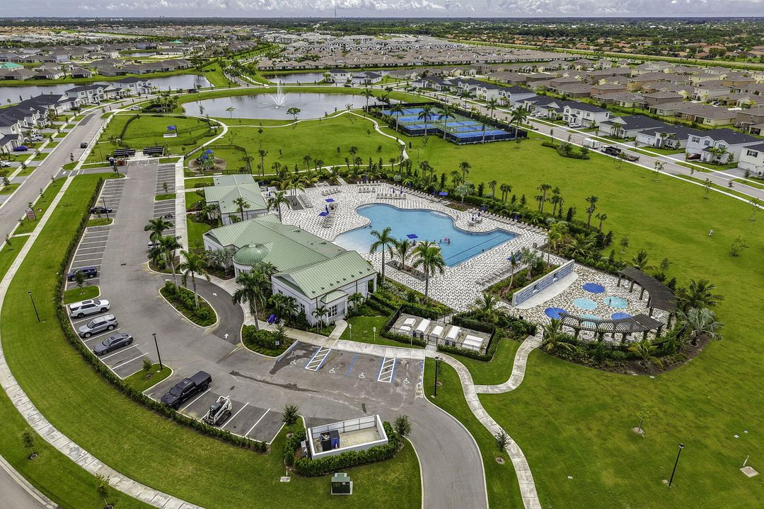 На продажу: $450,000 (4 спален, 2 ванн, 1909 Квадратных фут)