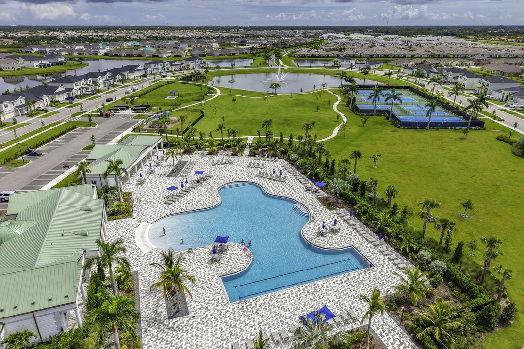 На продажу: $450,000 (4 спален, 2 ванн, 1909 Квадратных фут)