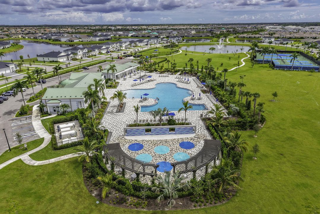 На продажу: $450,000 (4 спален, 2 ванн, 1909 Квадратных фут)