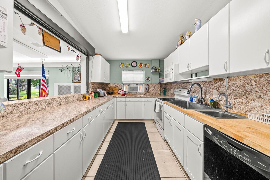 For Sale: $114,900 (2 beds, 1 baths, 818 Square Feet)