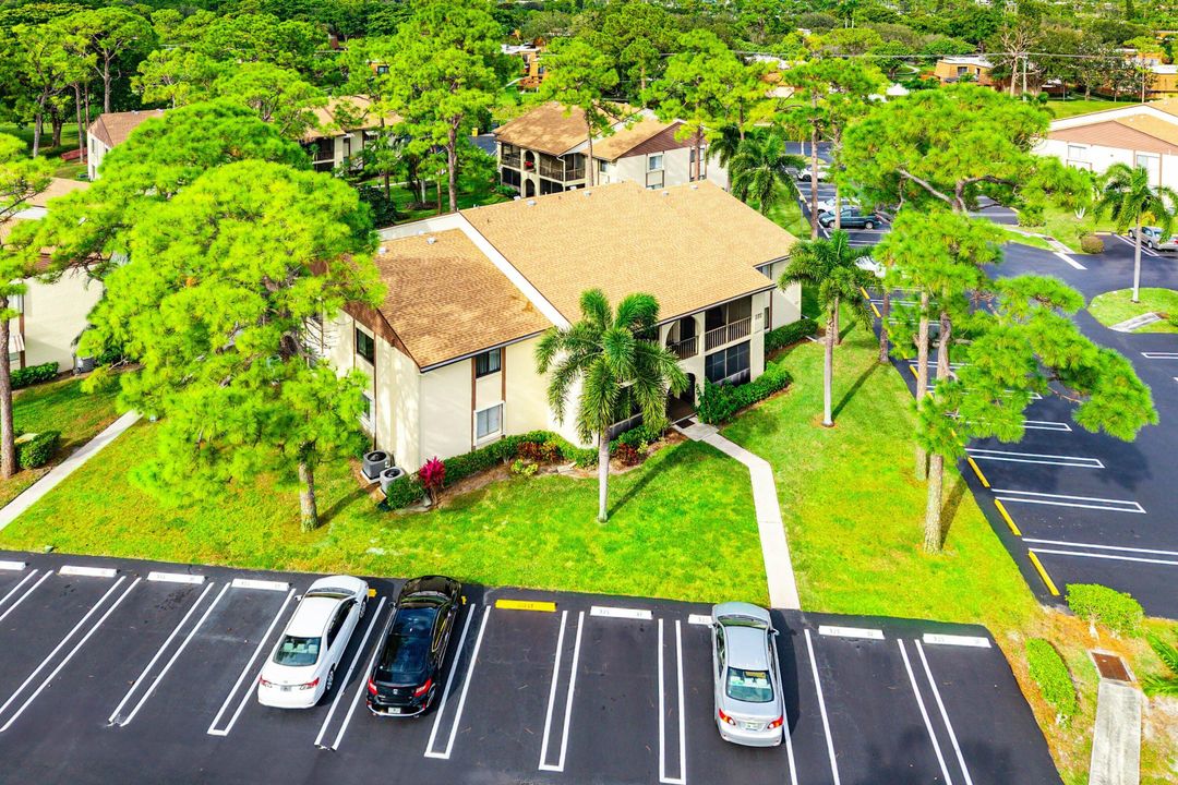 For Sale: $114,900 (2 beds, 1 baths, 818 Square Feet)