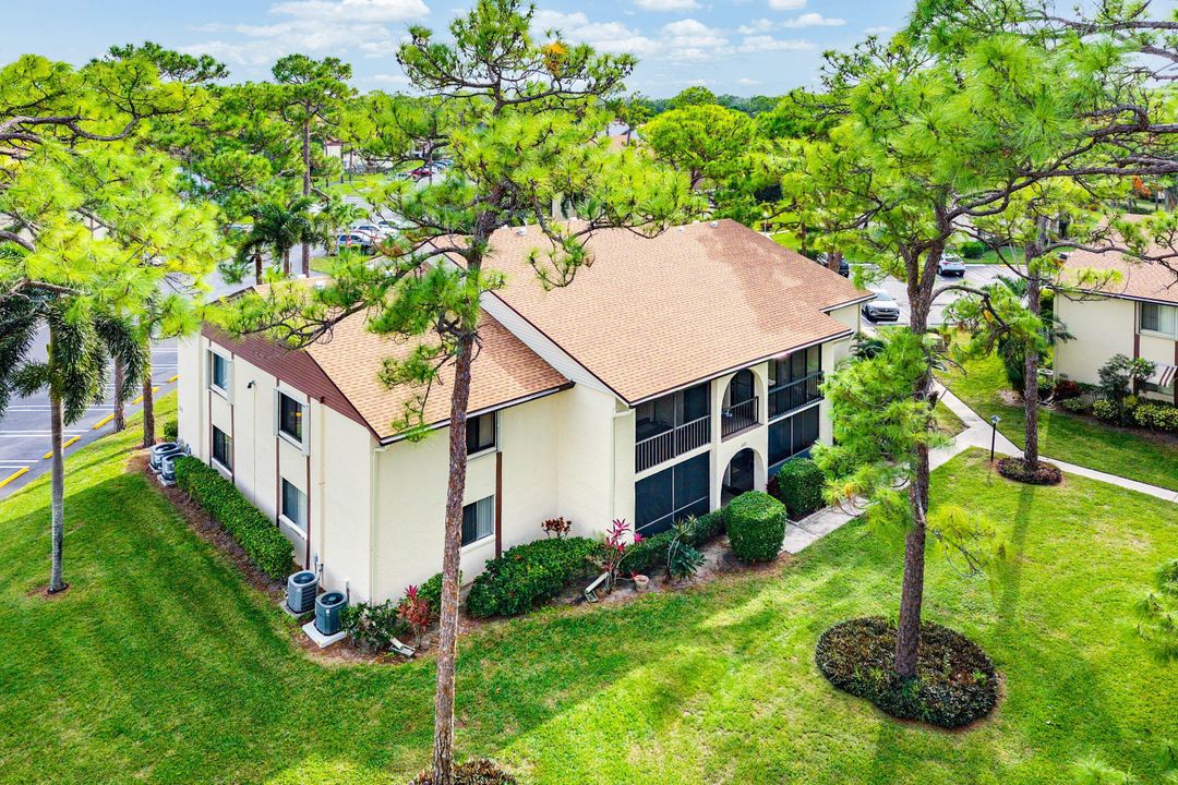 For Sale: $114,900 (2 beds, 1 baths, 818 Square Feet)