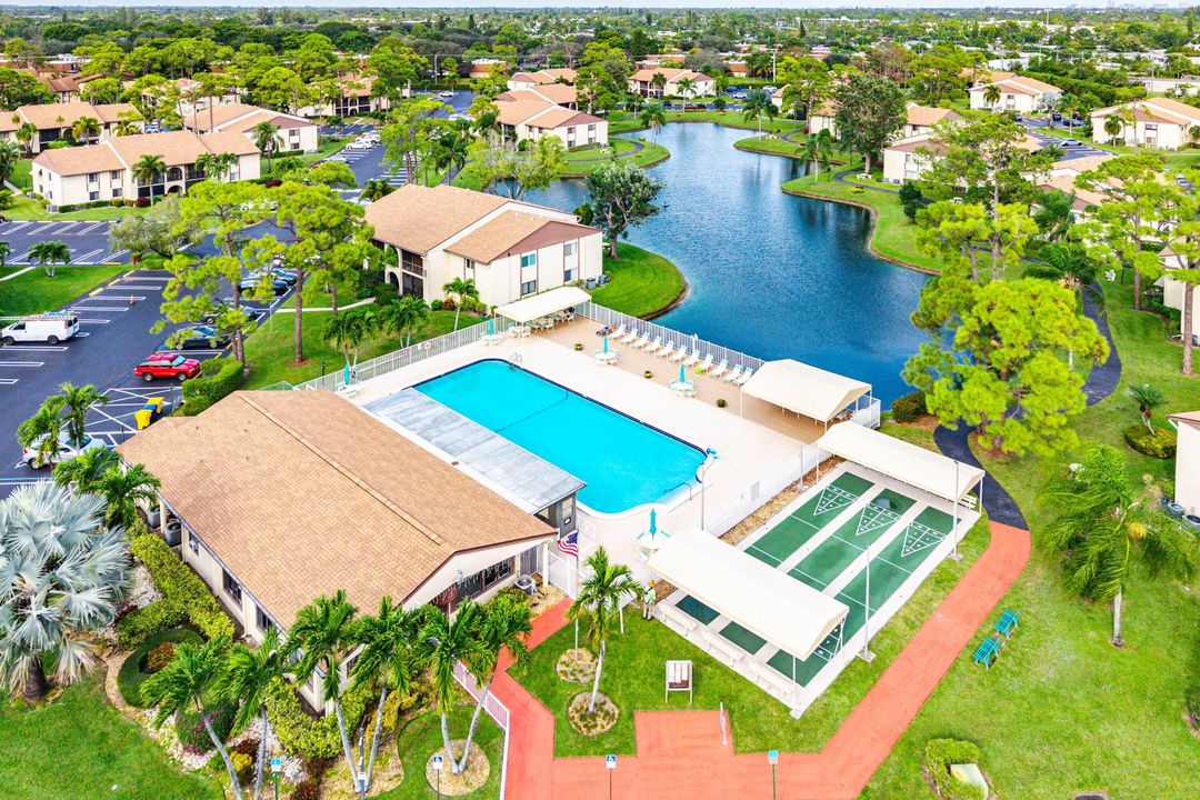 For Sale: $114,900 (2 beds, 1 baths, 818 Square Feet)