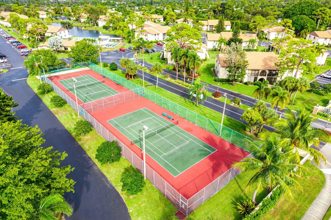 For Sale: $114,900 (2 beds, 1 baths, 818 Square Feet)