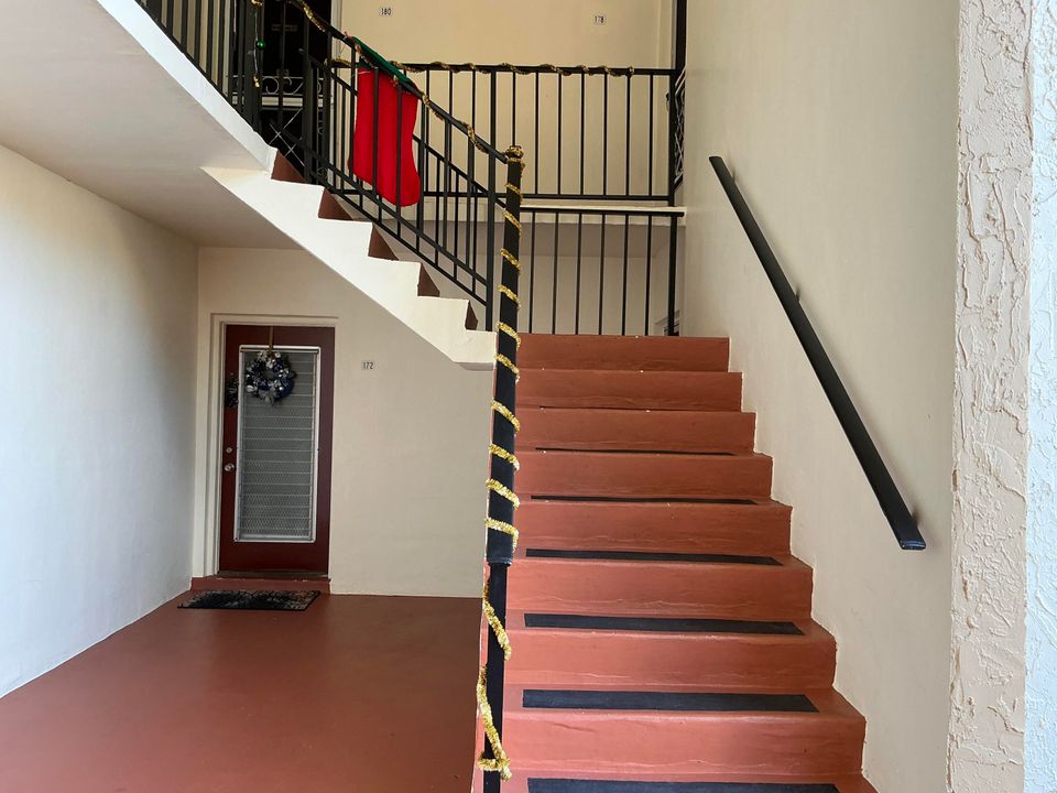 На продажу: $90,000 (1 спален, 1 ванн, 600 Квадратных фут)