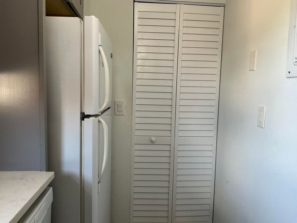 На продажу: $90,000 (1 спален, 1 ванн, 600 Квадратных фут)