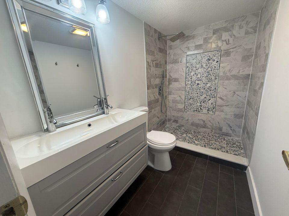 На продажу: $90,000 (1 спален, 1 ванн, 600 Квадратных фут)