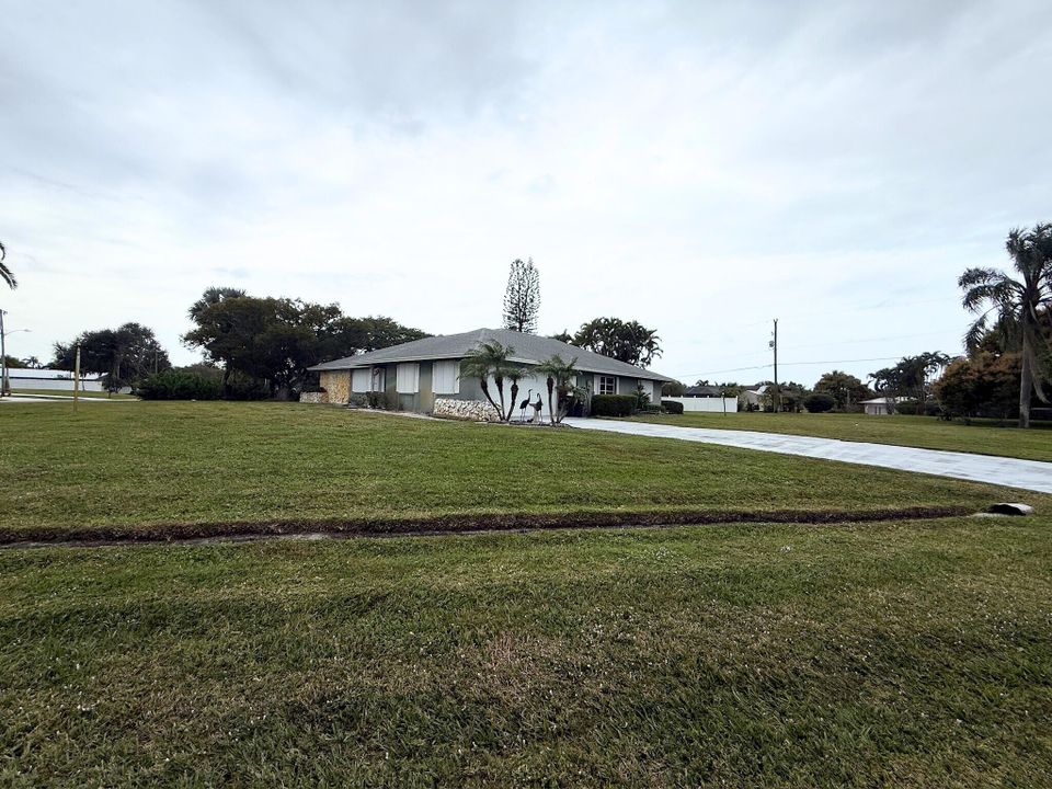 For Sale: $479,900 (3 beds, 2 baths, 1805 Square Feet)