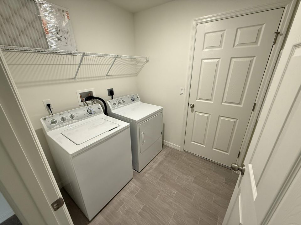 В аренду: $2,700 (4 спален, 2 ванн, 2104 Квадратных фут)