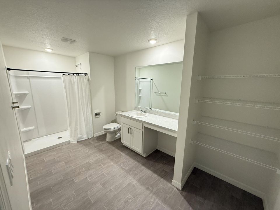 В аренду: $2,700 (4 спален, 2 ванн, 2104 Квадратных фут)