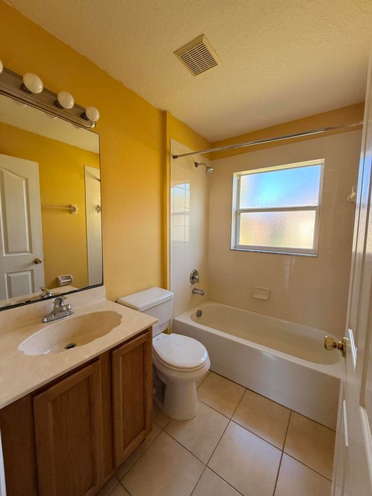 For Rent: $2,350 (3 beds, 2 baths, 1608 Square Feet)