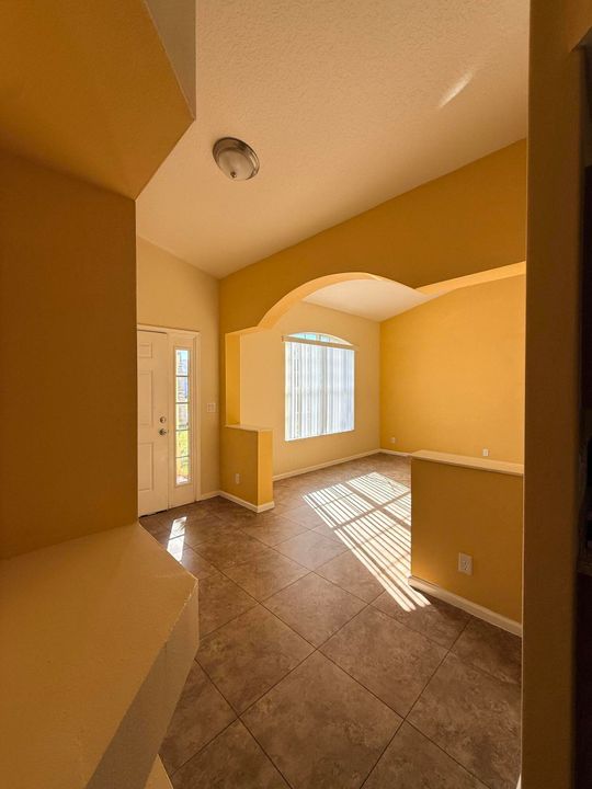 For Rent: $2,350 (3 beds, 2 baths, 1608 Square Feet)