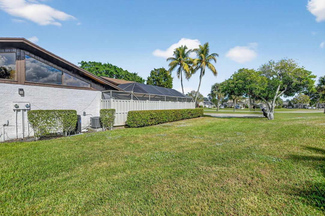 For Sale: $525,000 (3 beds, 3 baths, 1325 Square Feet)