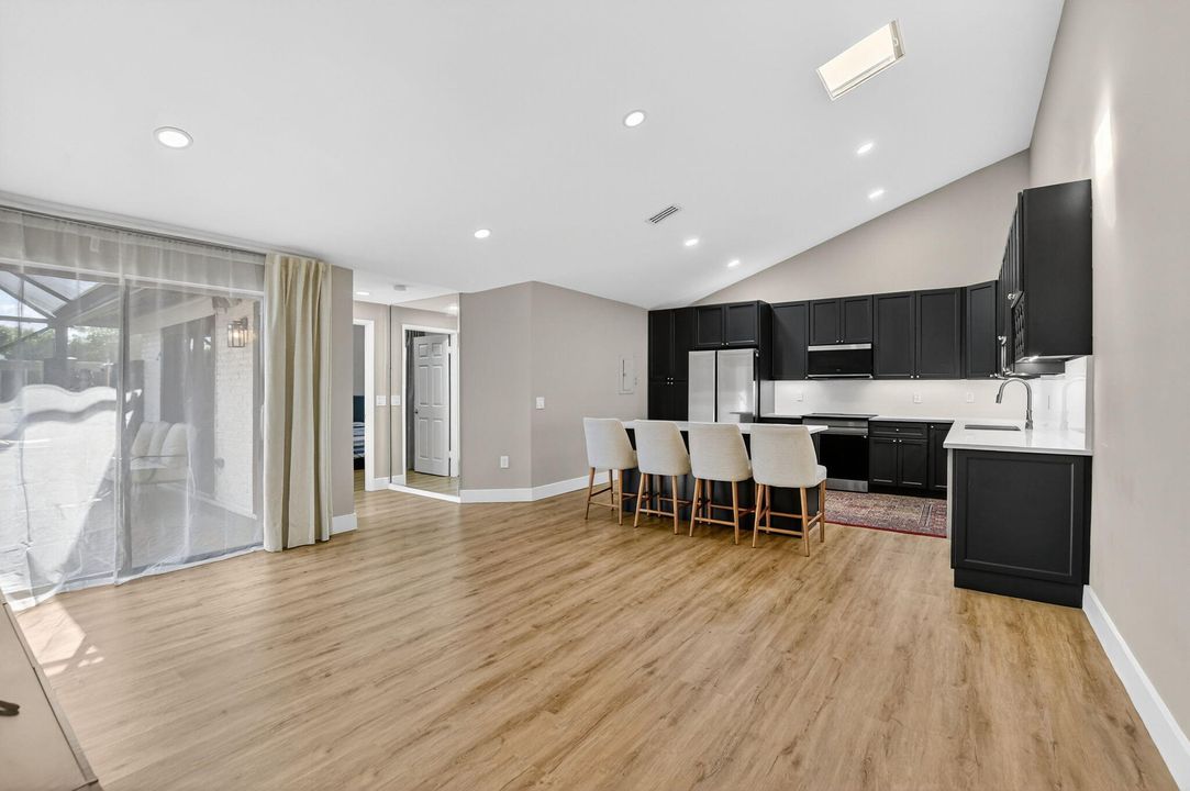 For Sale: $525,000 (3 beds, 3 baths, 1325 Square Feet)