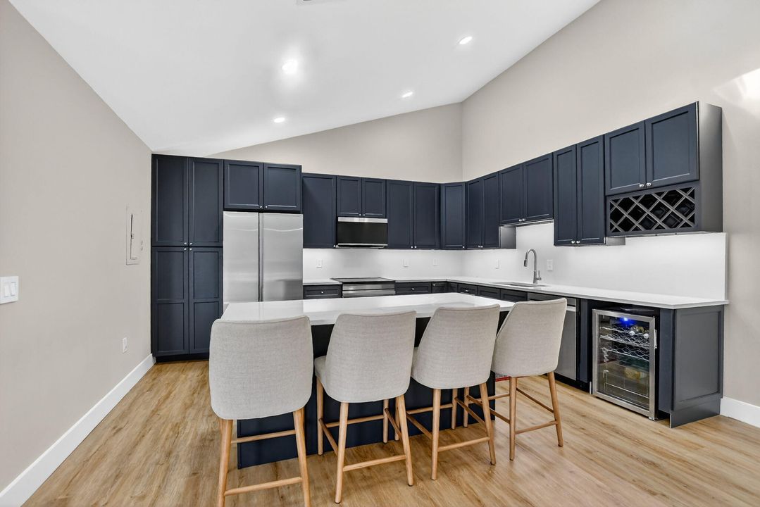 For Sale: $525,000 (3 beds, 3 baths, 1325 Square Feet)