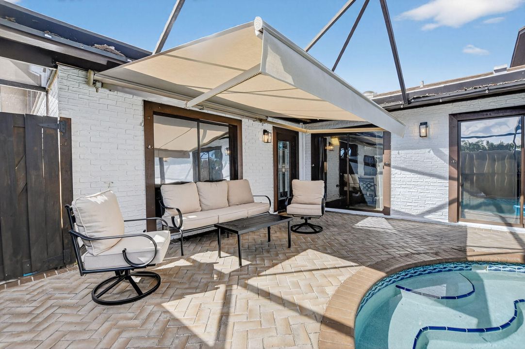 For Sale: $525,000 (3 beds, 3 baths, 1325 Square Feet)