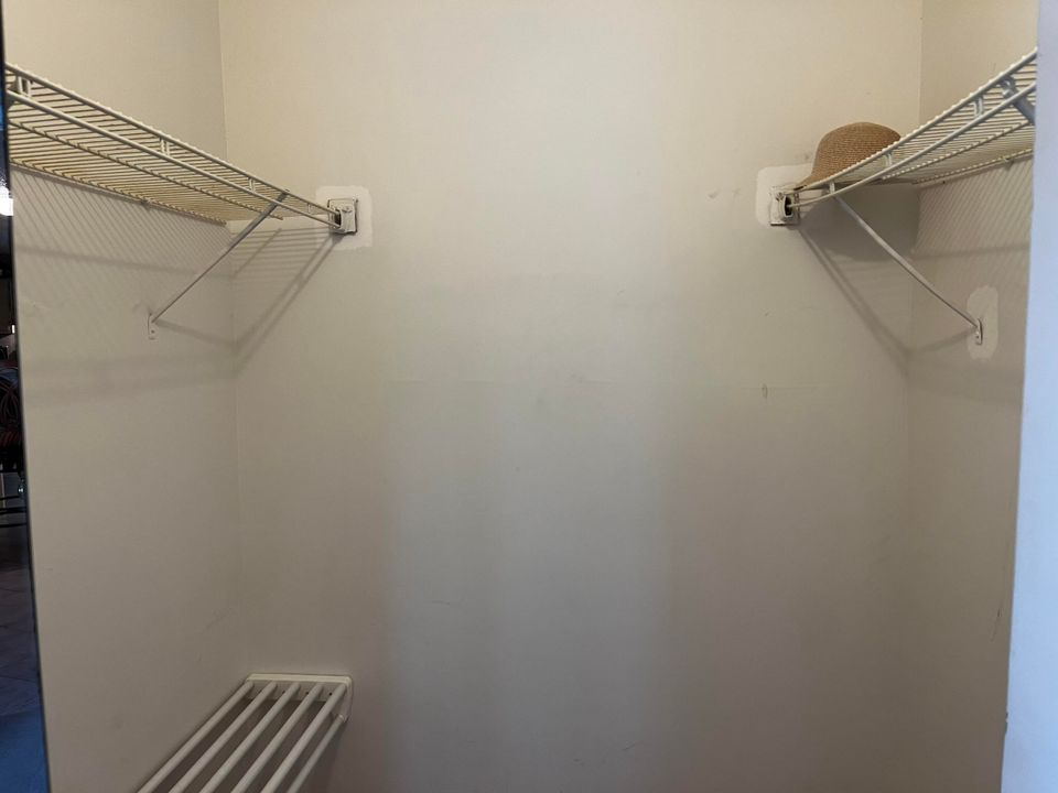 For Rent: $1,700 (2 beds, 2 baths, 850 Square Feet)