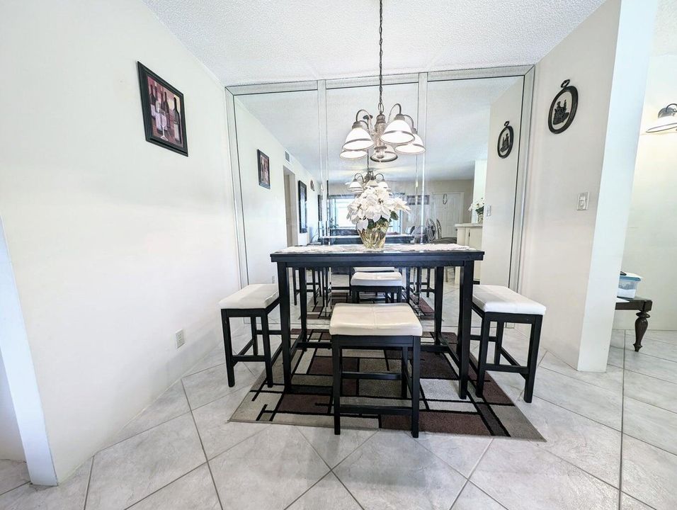 For Rent: $1,700 (2 beds, 2 baths, 850 Square Feet)