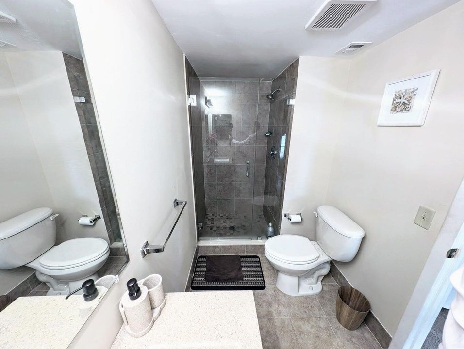 For Rent: $1,700 (2 beds, 2 baths, 850 Square Feet)