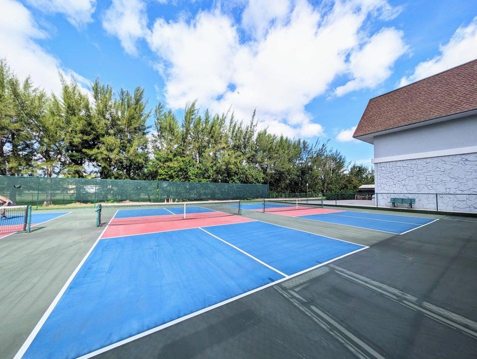 For Rent: $1,700 (2 beds, 2 baths, 850 Square Feet)