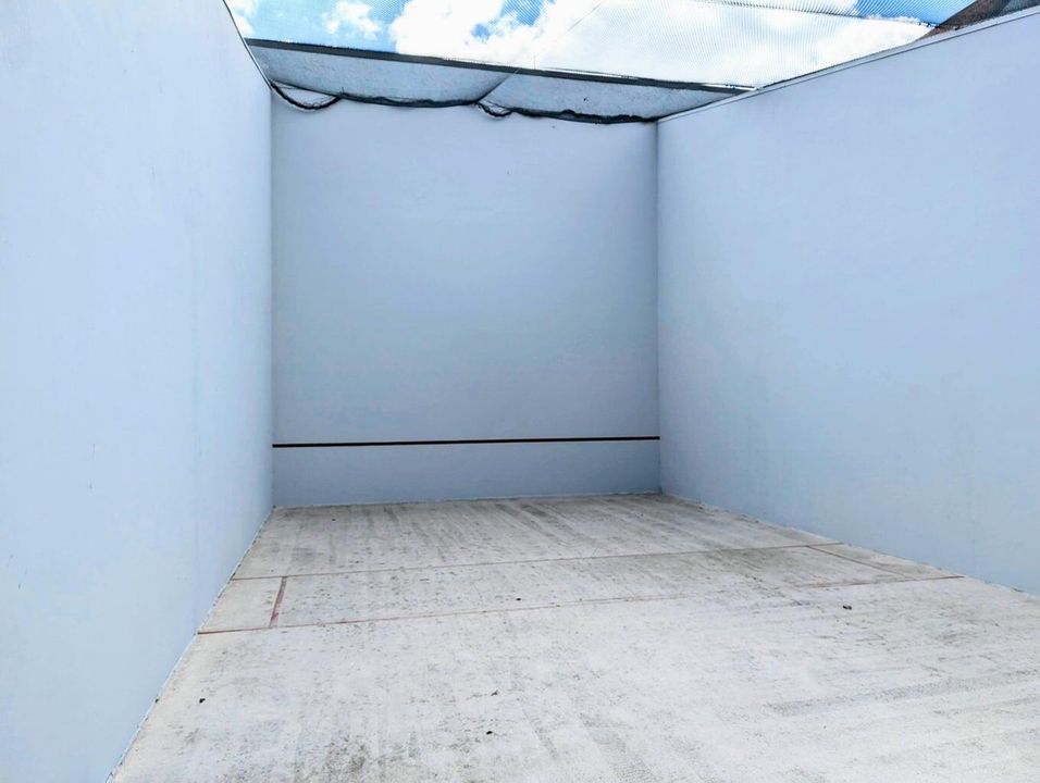 For Rent: $1,700 (2 beds, 2 baths, 850 Square Feet)