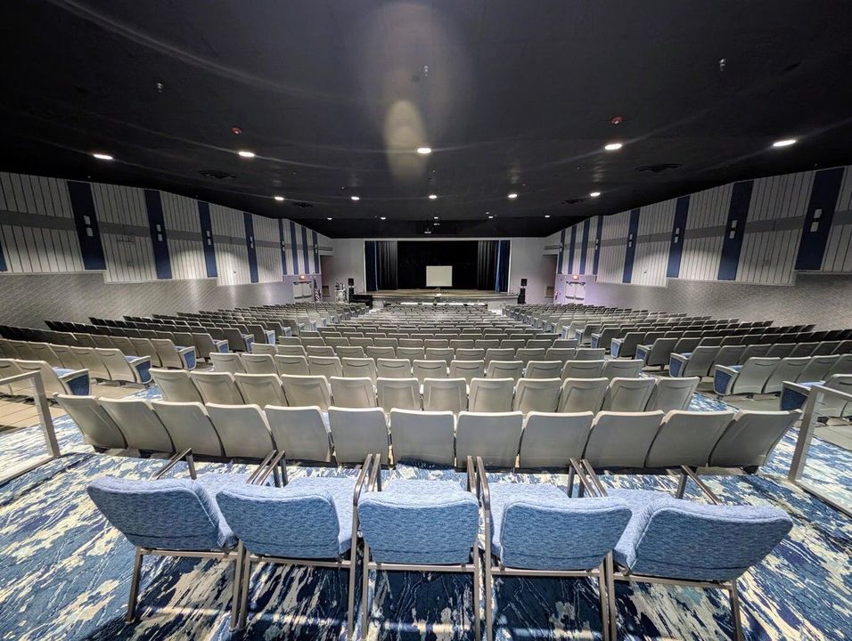 For Rent: $1,700 (2 beds, 2 baths, 850 Square Feet)